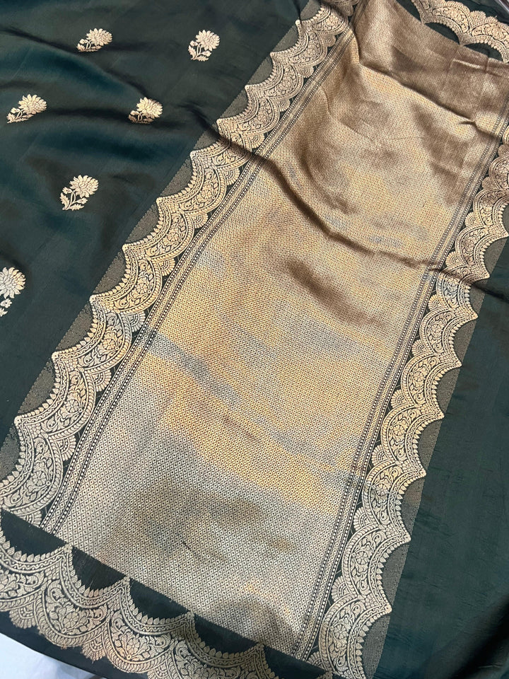 pure silk handloom Banarasi saree with intricate Kadhwa butis