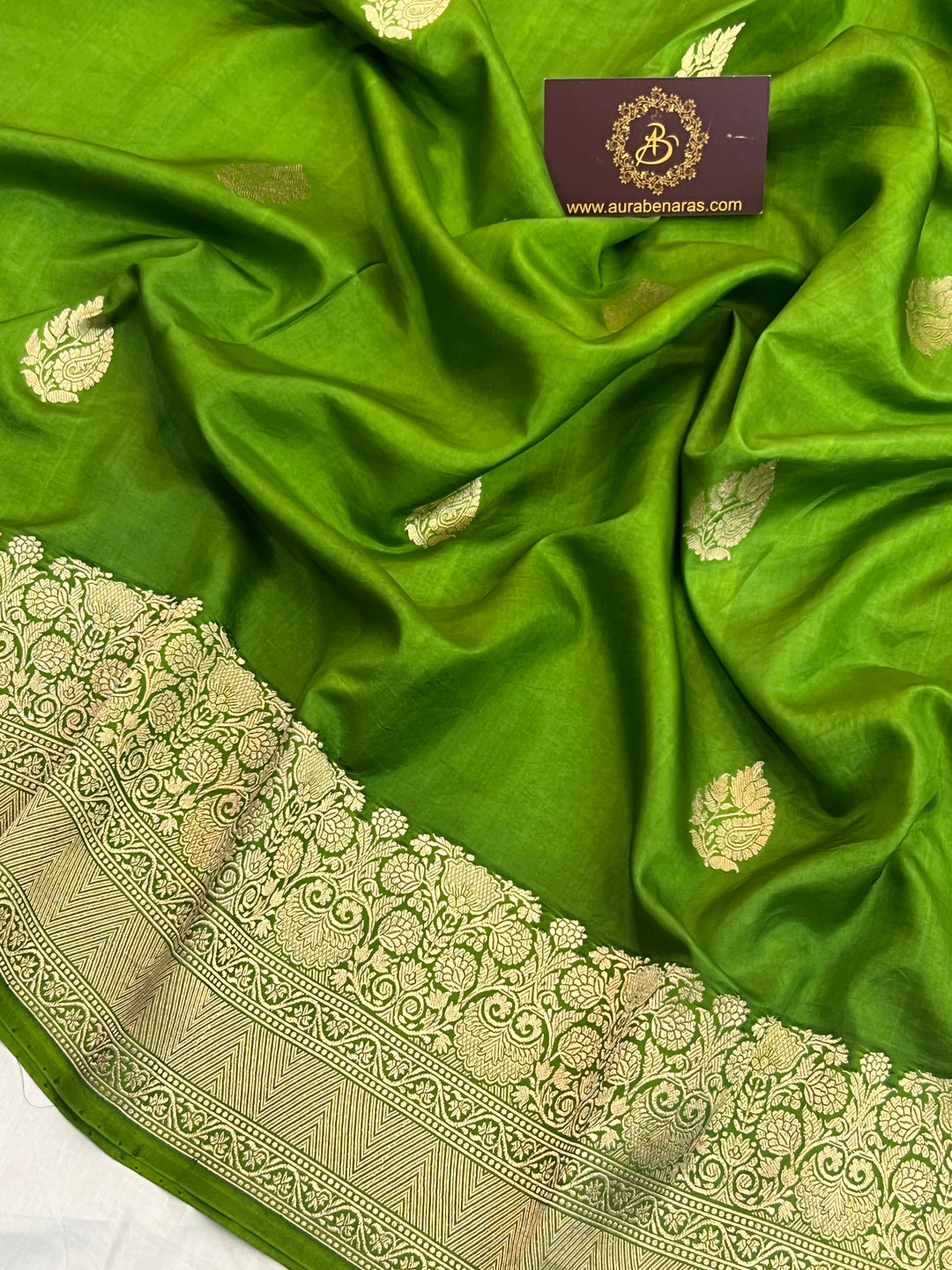 Mehendi Green Pure Katan Silk Handloom Banarasi Saree