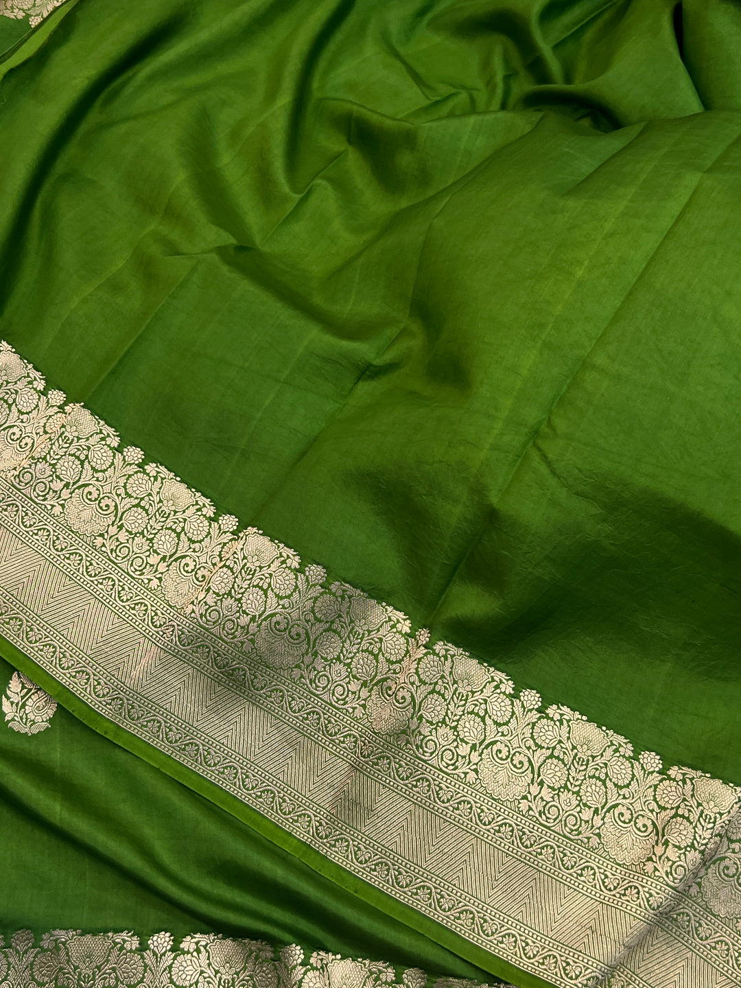 Mehendi Green Pure Katan Silk Handloom Banarasi Saree