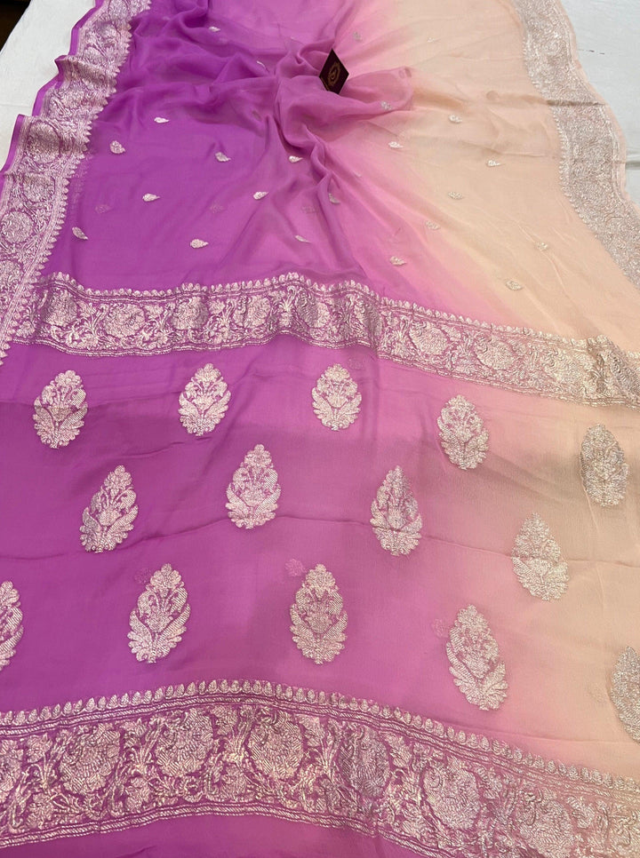 Cream-Lavender Khaddi Chiffon Banarasi Handloom Saree - Aura Benaras