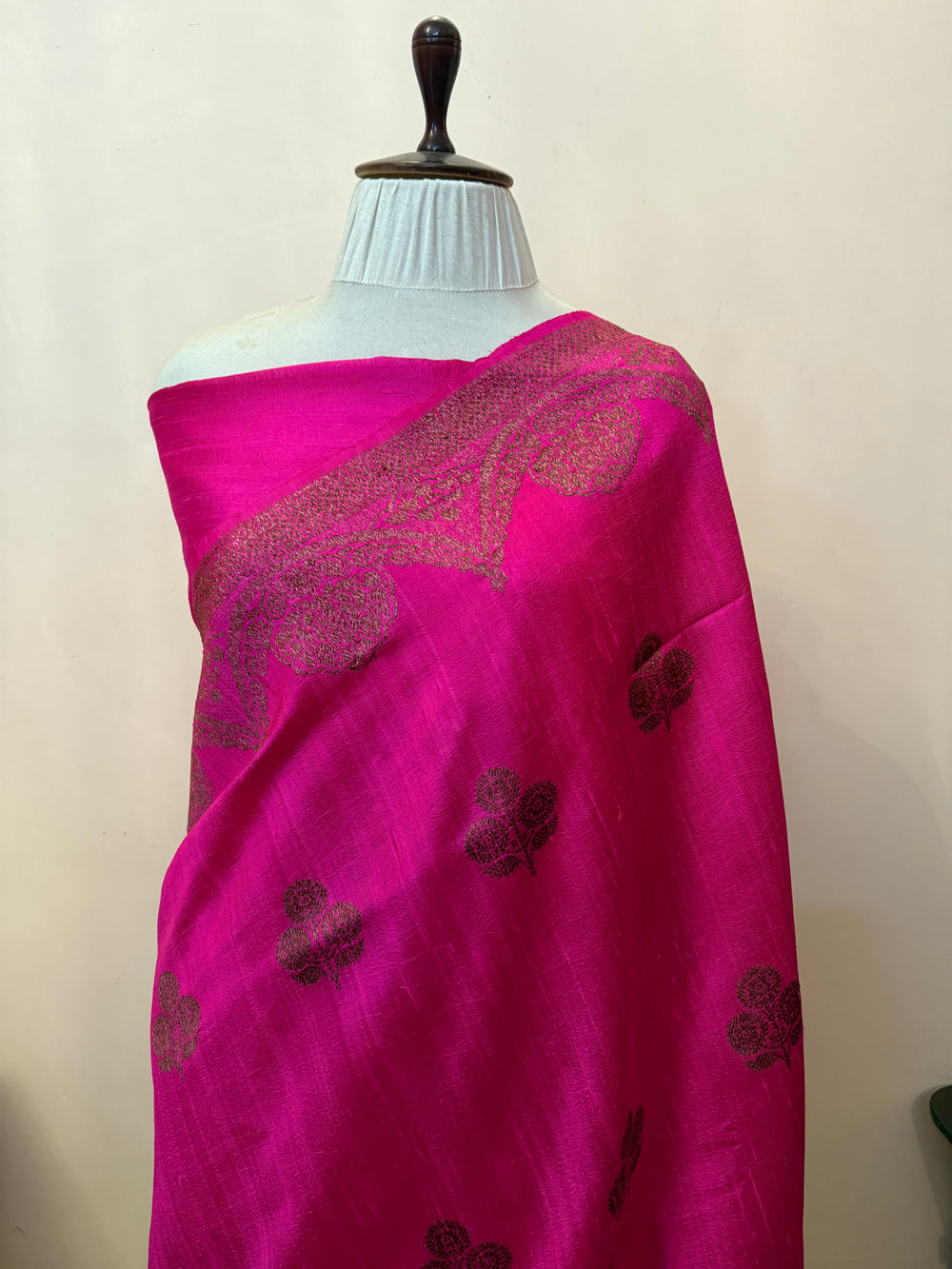Rani Pink Pure Raw Silk Handloom Banarasi Saree