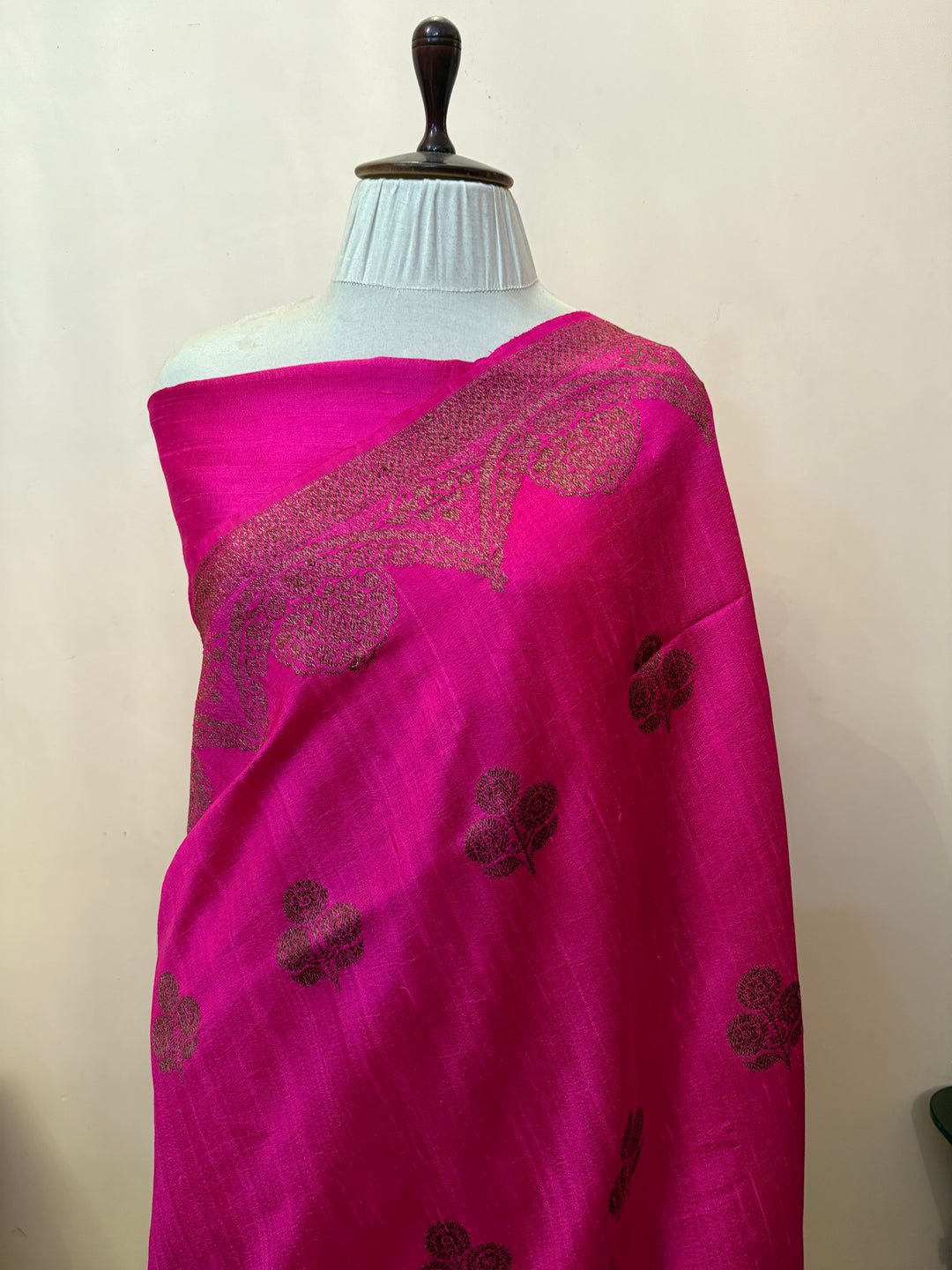 Rani Pink Pure Raw Silk Handloom Banarasi Saree