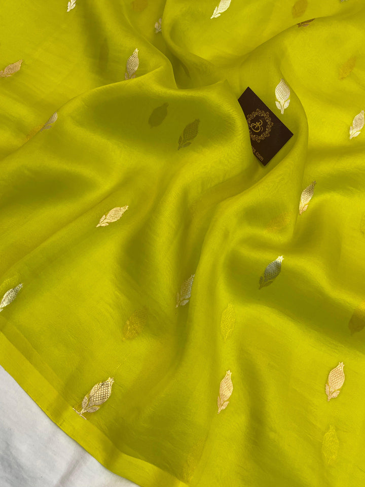Kadhwa Sona Rupa butis in gold and silver zari, handwoven on lightweight Kora silk Banarasi saree