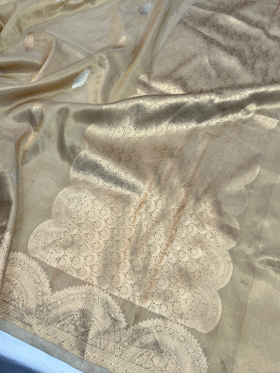 Golden Pure Tissue Silk Handloom Banarasi Saree