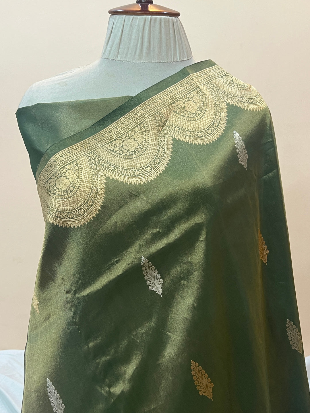 Bottle Green Pure Tissue Silk Handloom Banarasi Saree