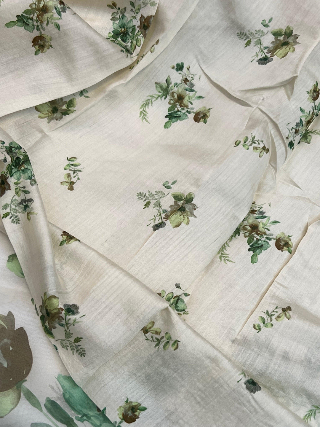 Matching Chiniya silk blouse piece with pure Banarasi handloom Kora silk saree