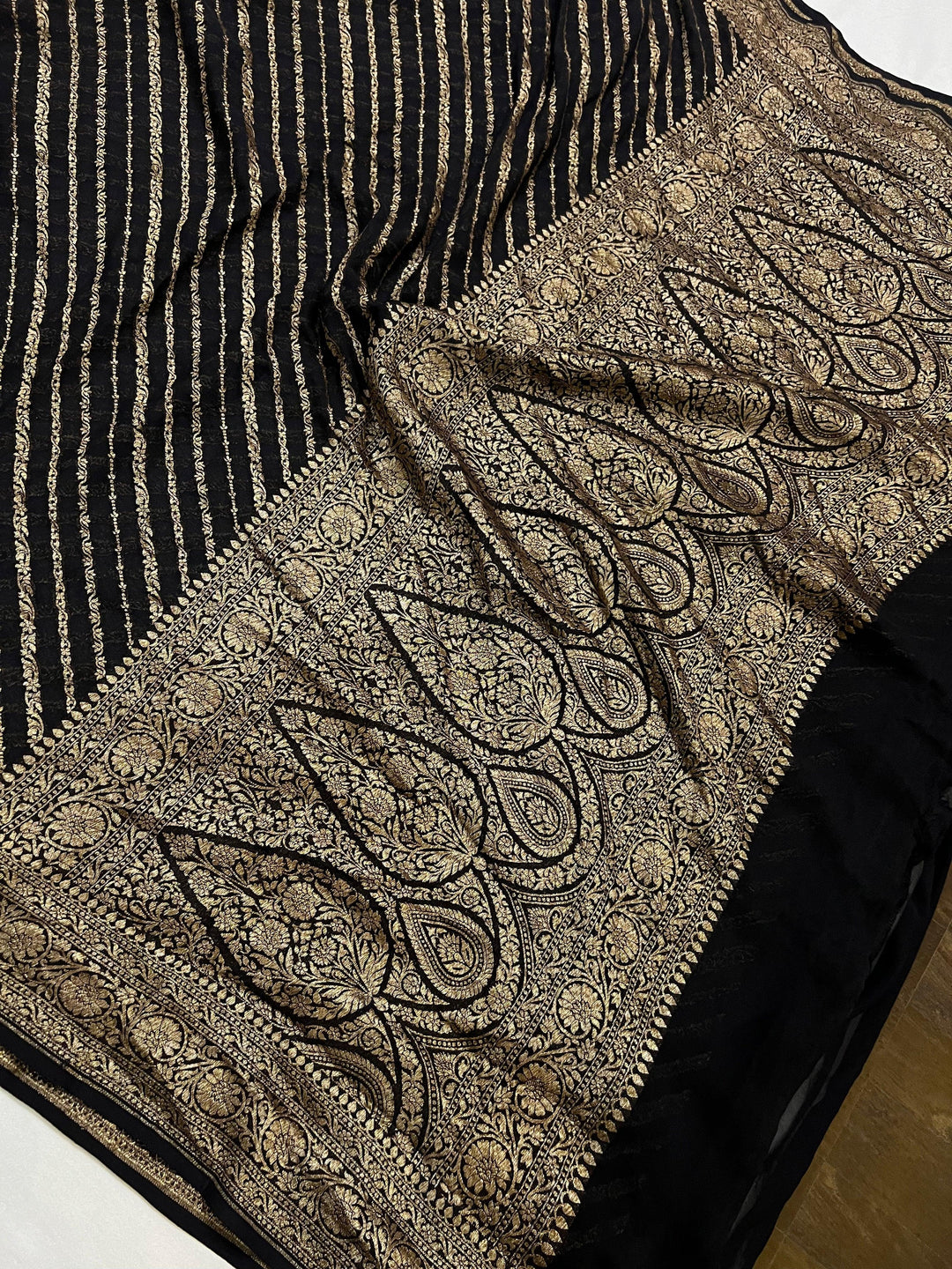 Black Banarasi Handloom Pure Georgette Silk Saree - Aura Benaras