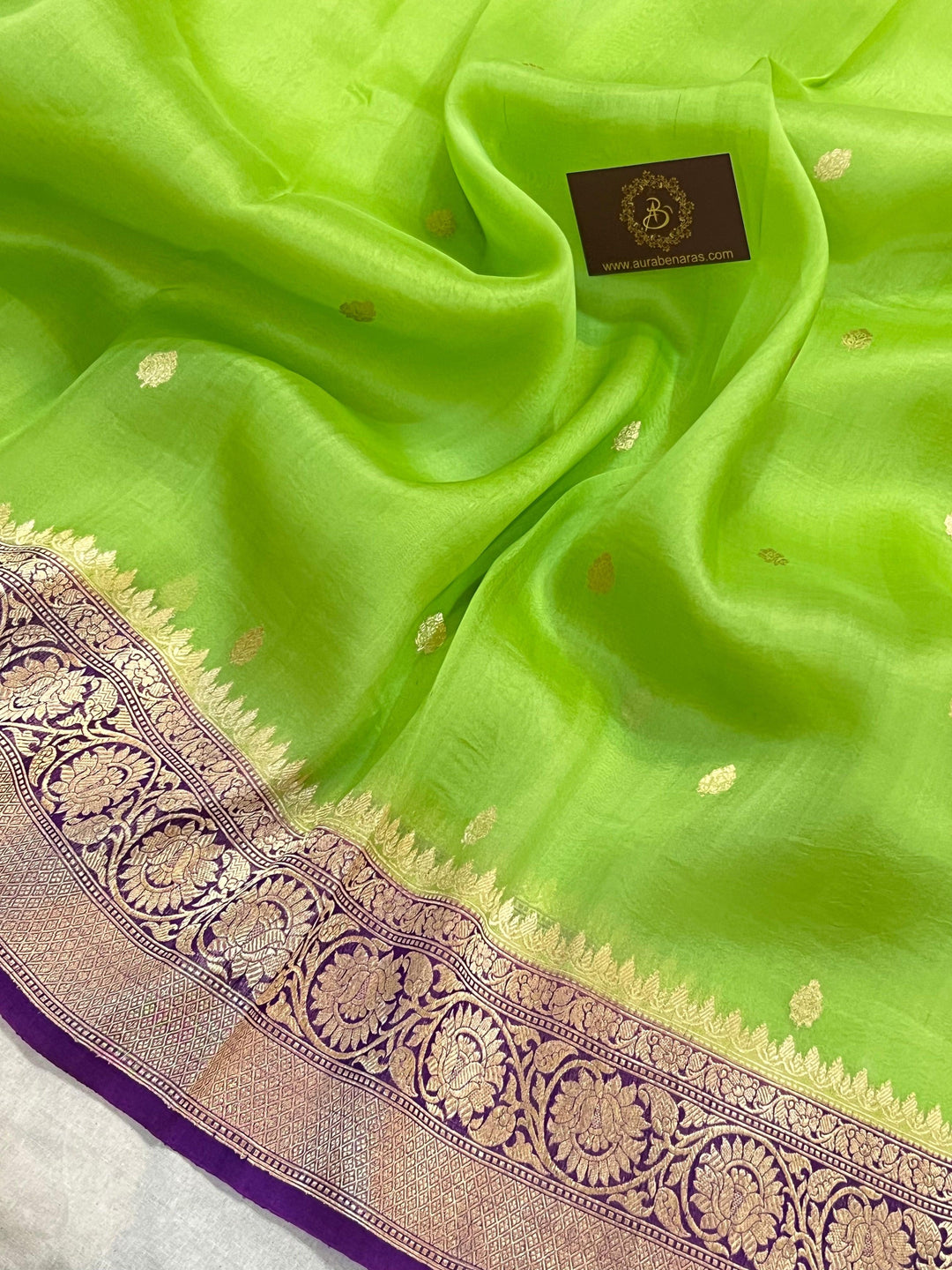 Pista Green Banarasi Handloom Kora Silk Saree - Aura Benaras