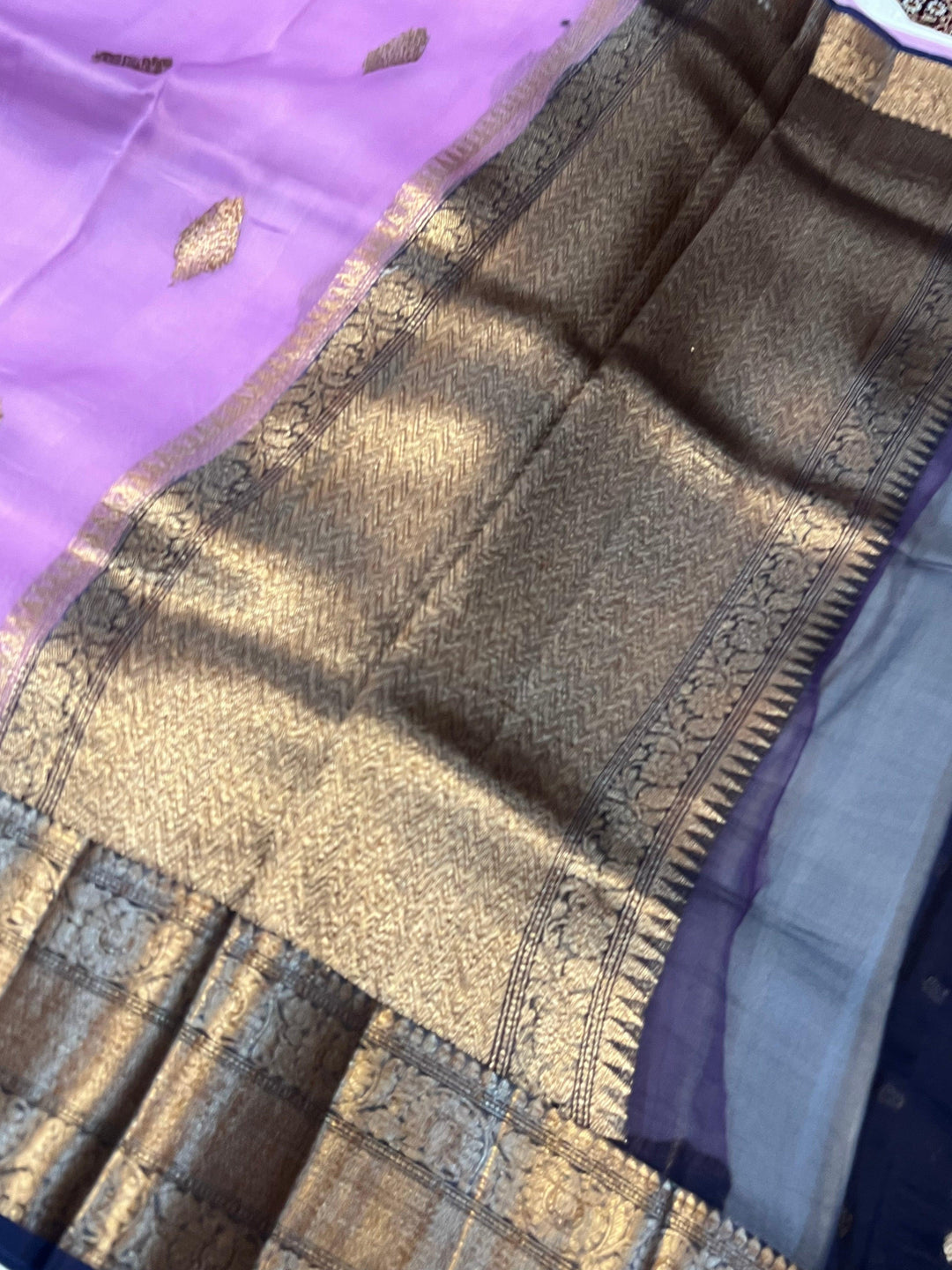 Lavender Banarasi Handloom Kora Silk Saree - Aura Benaras