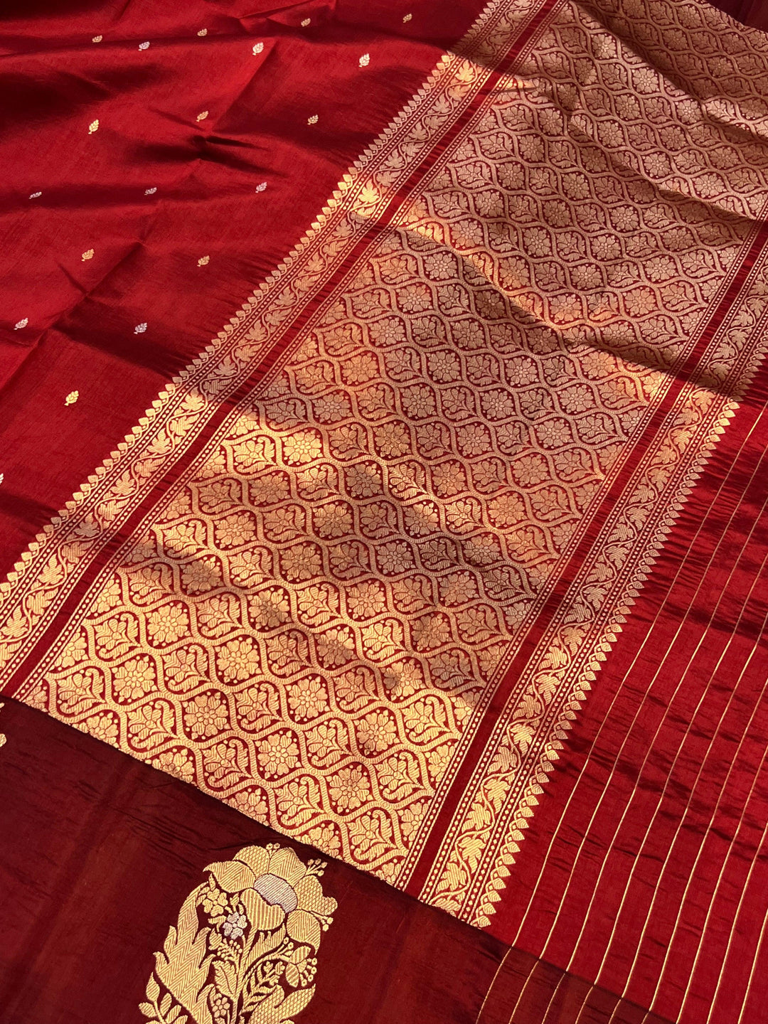 Maroon Pure Banarasi Handloom Silk Saree - Aura Benaras