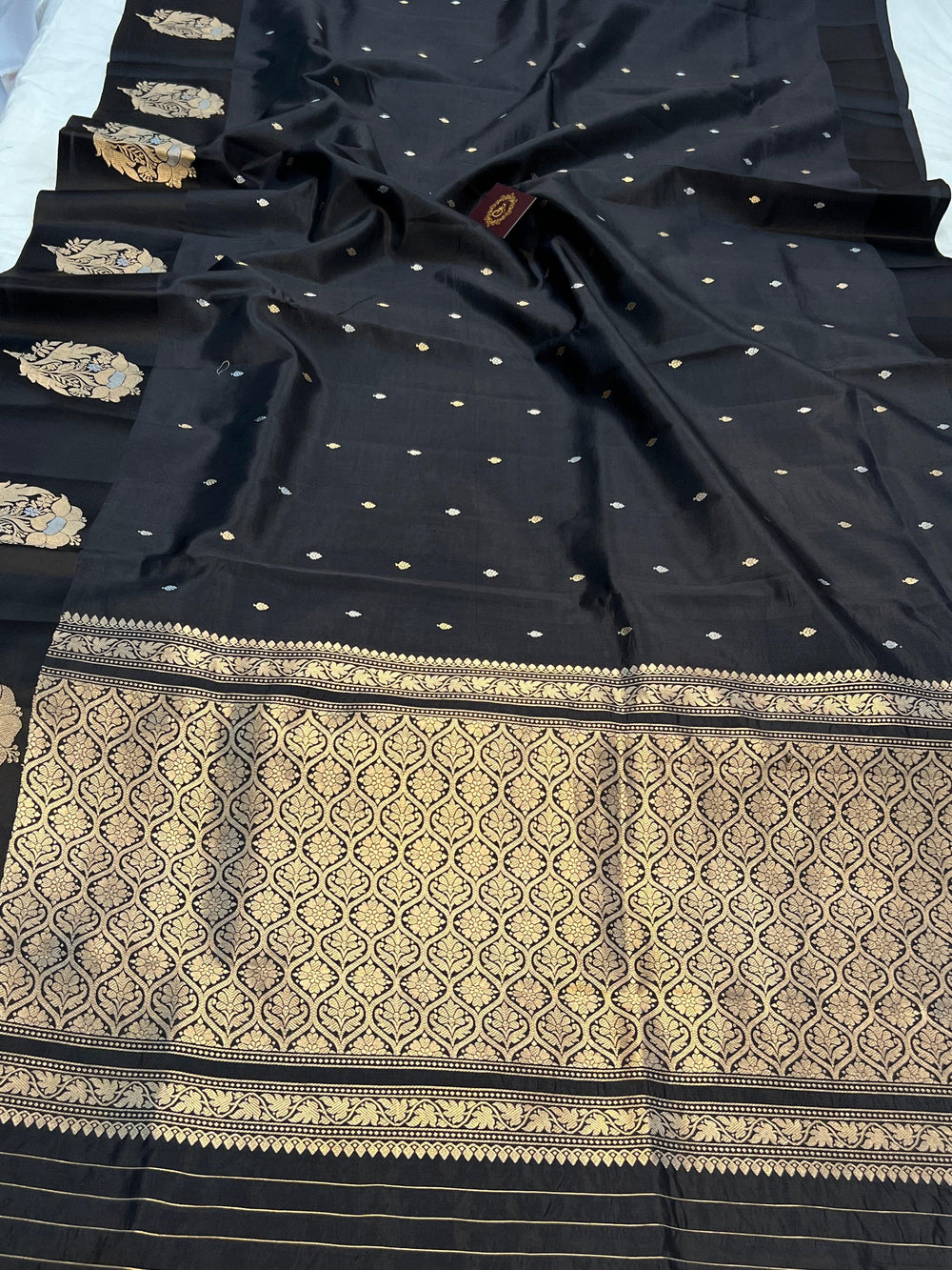 Black Pure Banarasi Handloom Silk Saree - Aura Benaras