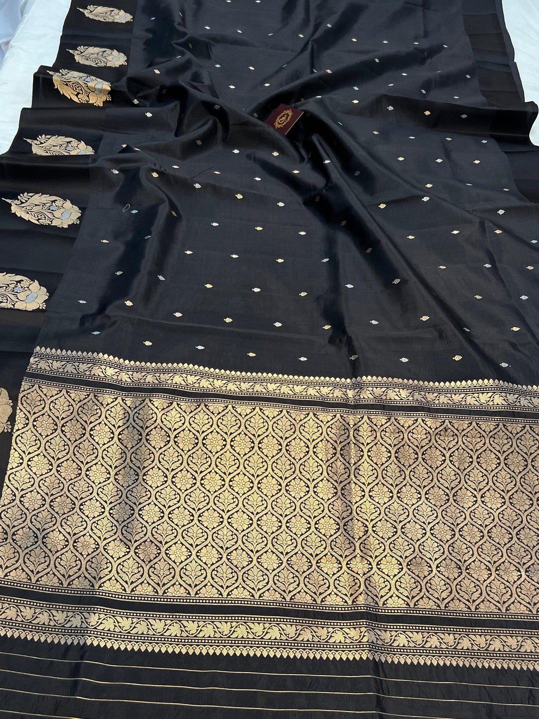 Black Pure Banarasi Handloom Silk Saree - Aura Benaras