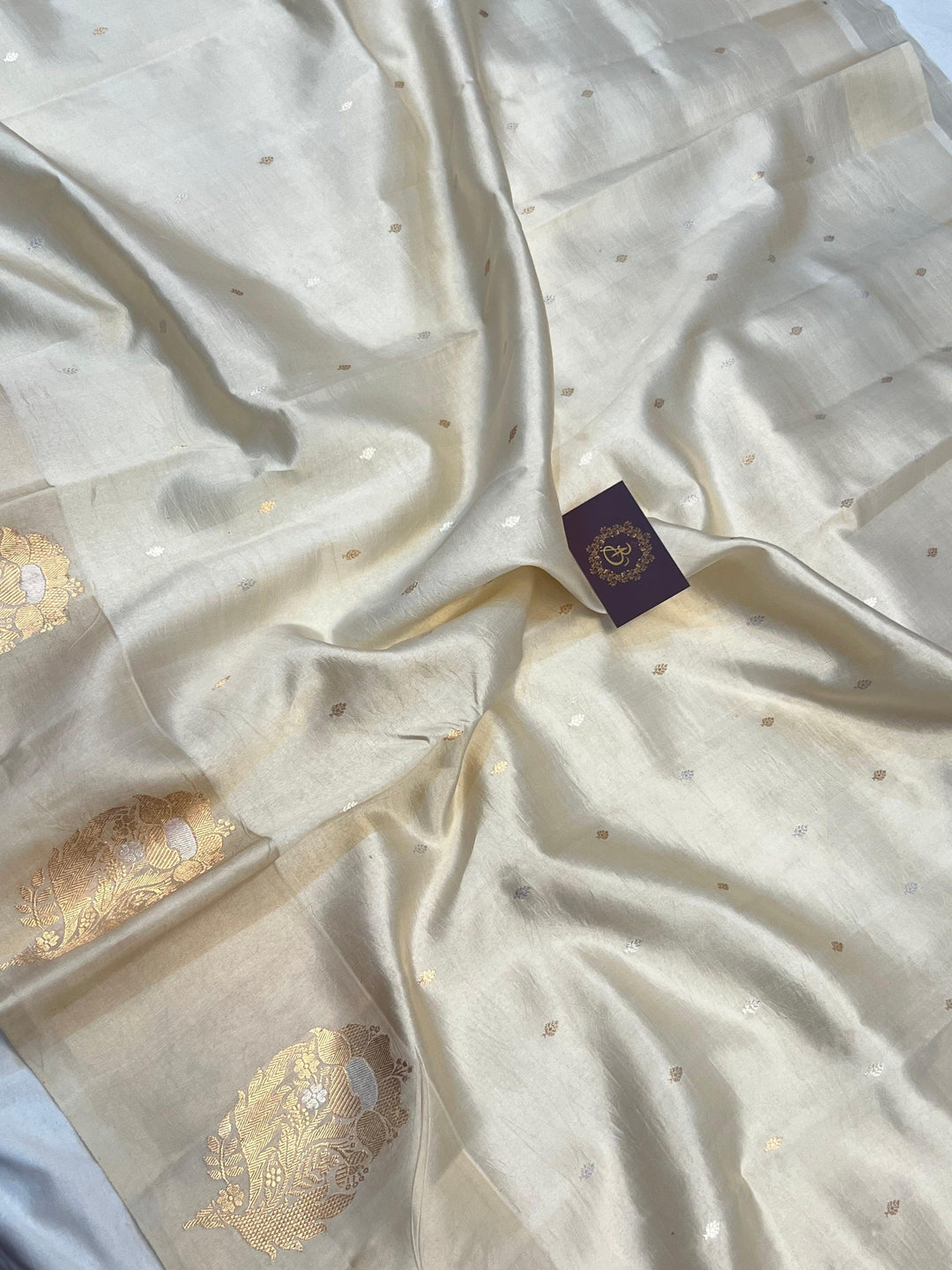 Cream Pure Banarasi Handloom Silk Saree - Aura Benaras