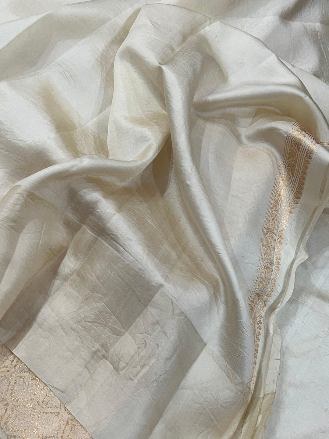 Cream Pure Banarasi Handloom Silk Saree - Aura Benaras