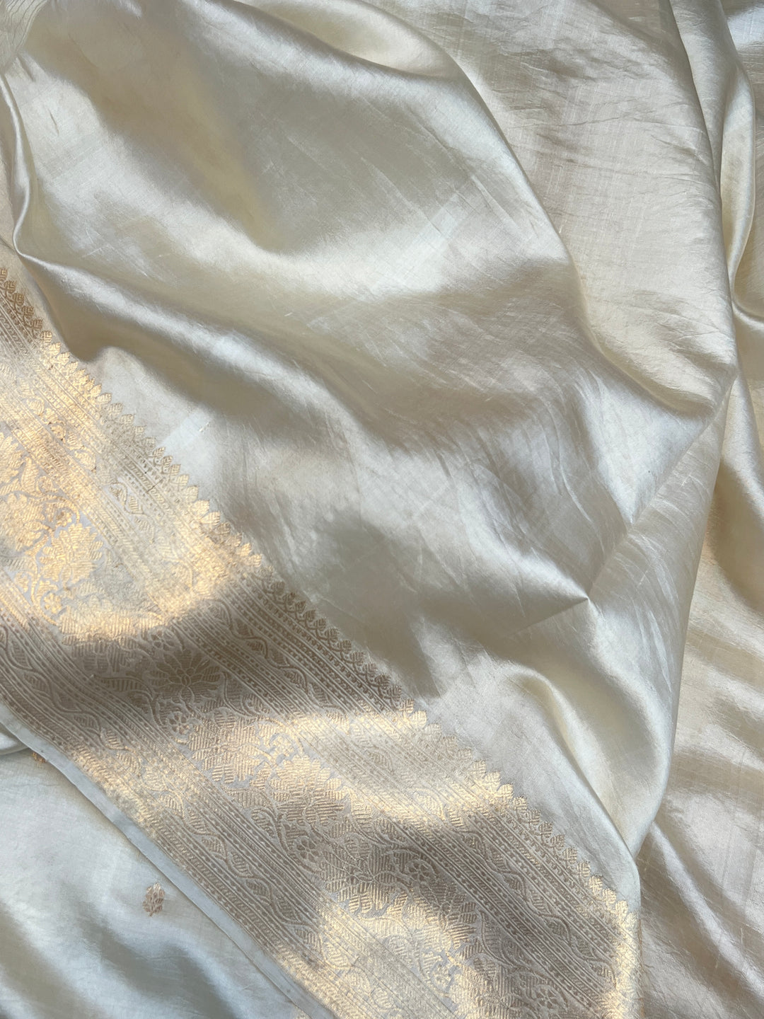 Cream Pure Silk Handloom Banarasi Saree