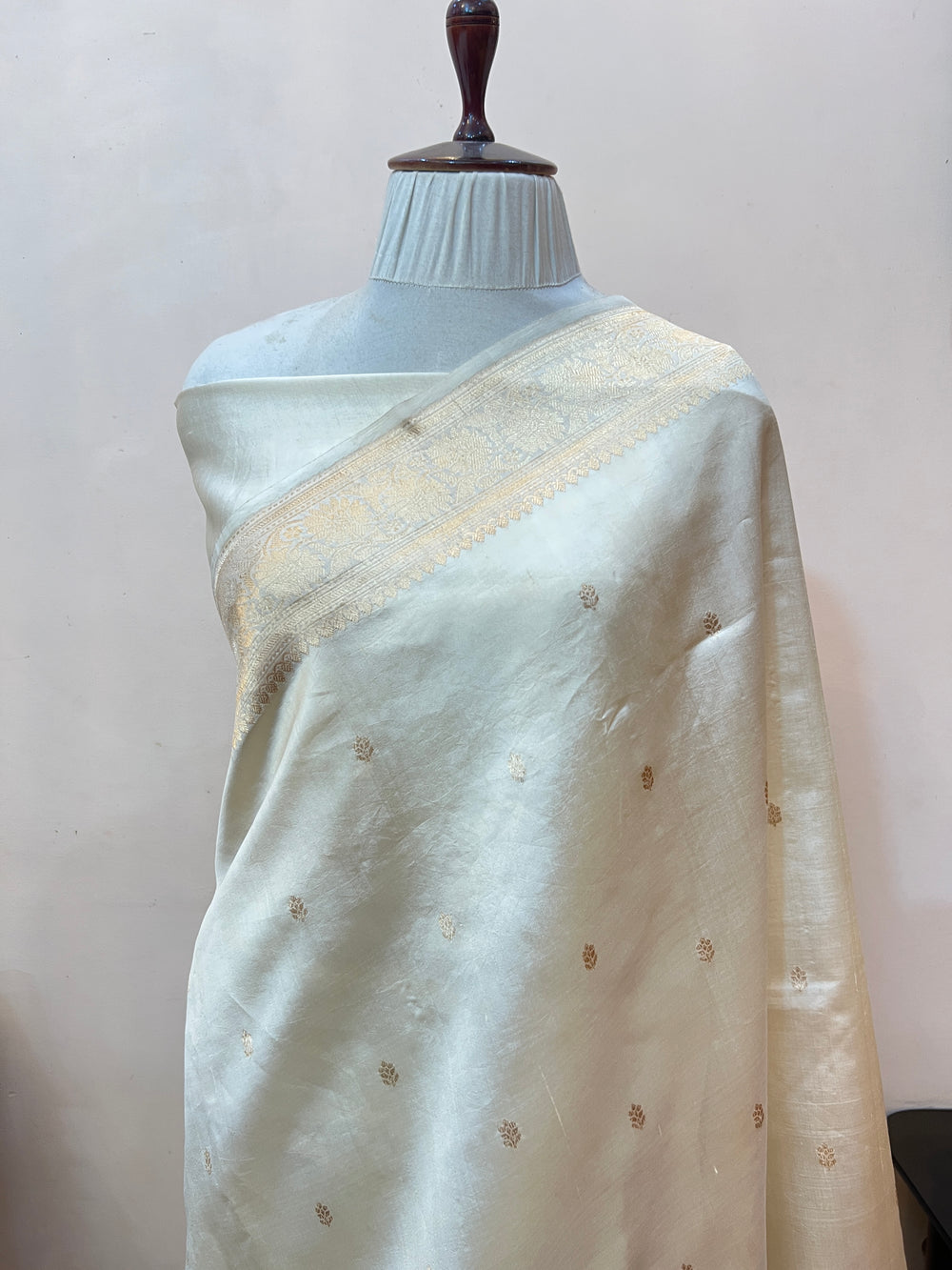 Cream Pure Silk Handloom Banarasi Saree