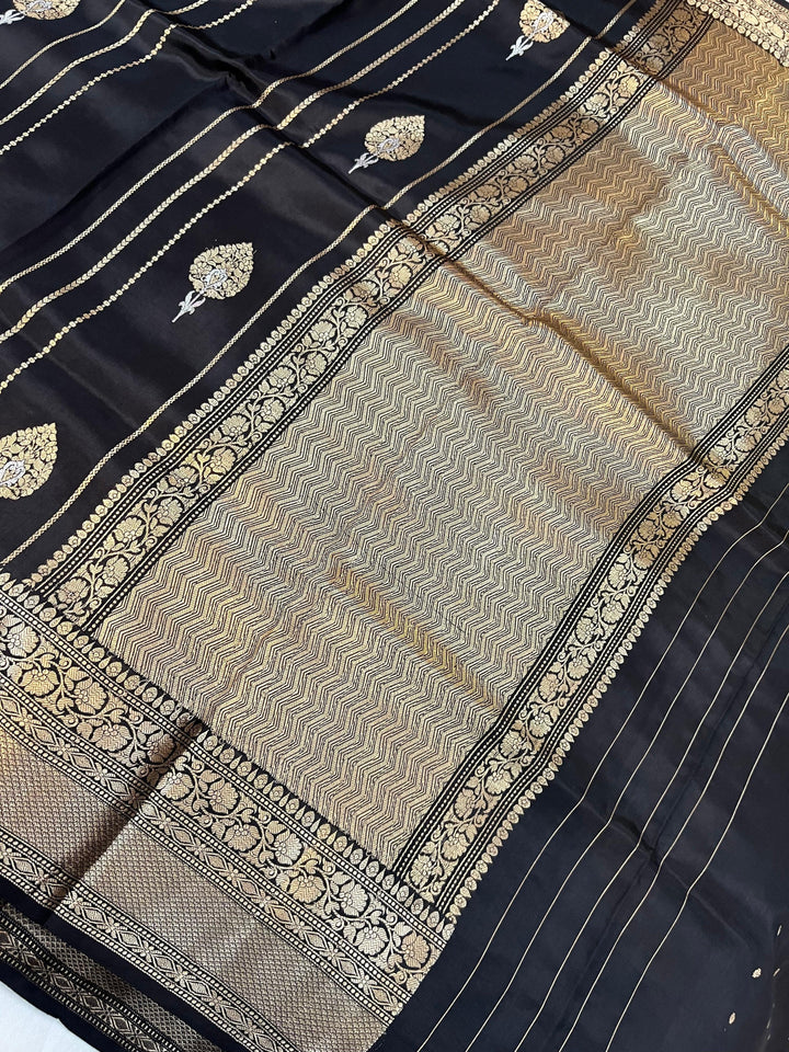 Black Pure Banarasi Handloom Silk Saree - Aura Benaras