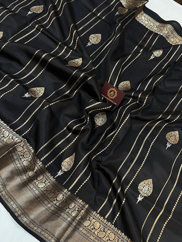 Black Pure Banarasi Handloom Silk Saree - Aura Benaras