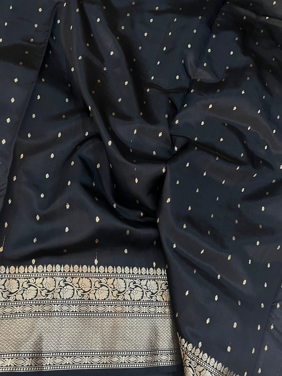 Black Pure Banarasi Handloom Silk Saree - Aura Benaras