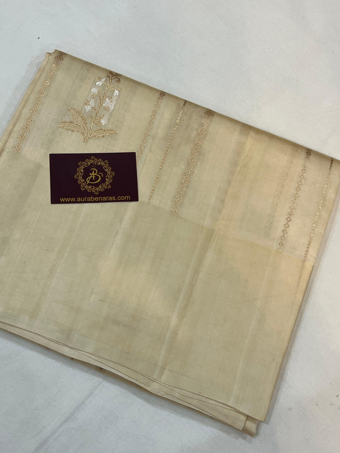 Cream Pure Banarasi Handloom Silk Saree - Aura Benaras