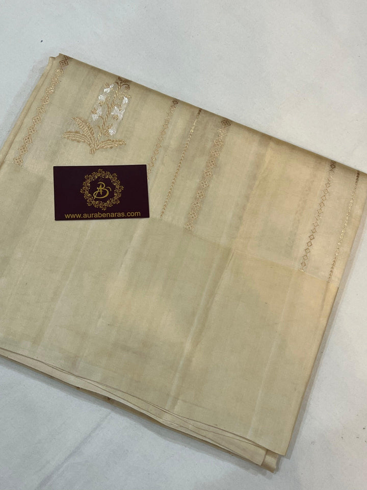 Cream Pure Banarasi Handloom Silk Saree - Aura Benaras