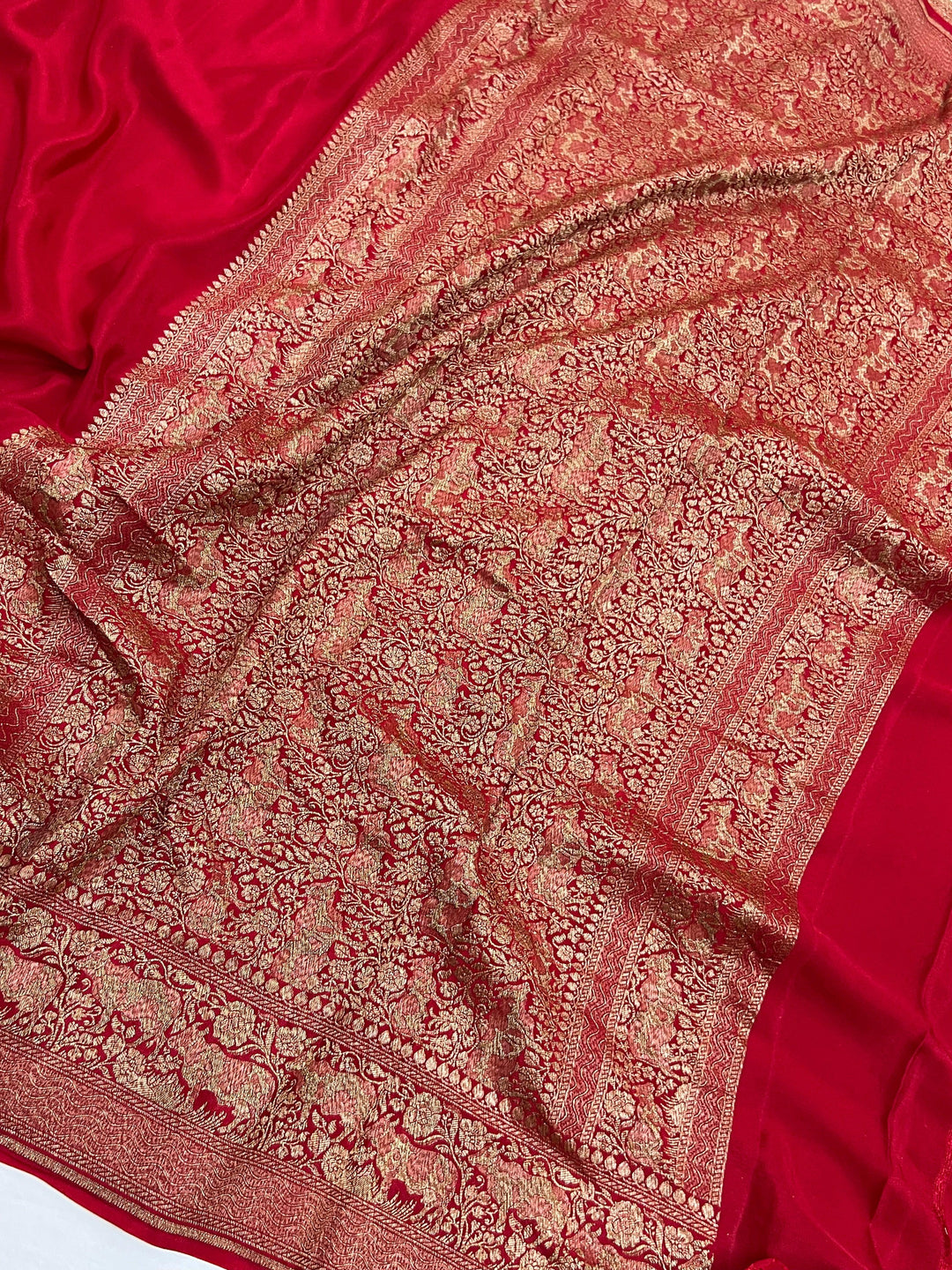 Red Pure Crepe Silk Banarasi Saree with Antique Zari Border 