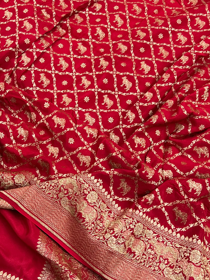 Red Pure Crepe Silk Banarasi Saree with Antique Zari Border 