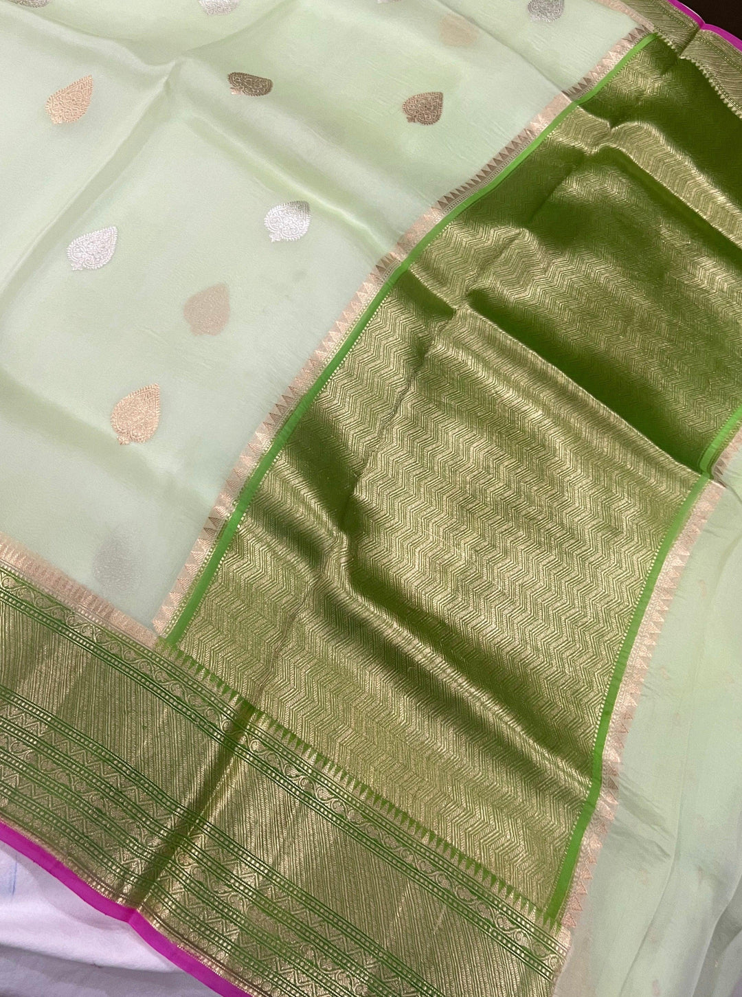 Pista Green Banarasi Handloom Kora Silk Saree - Aura Benaras