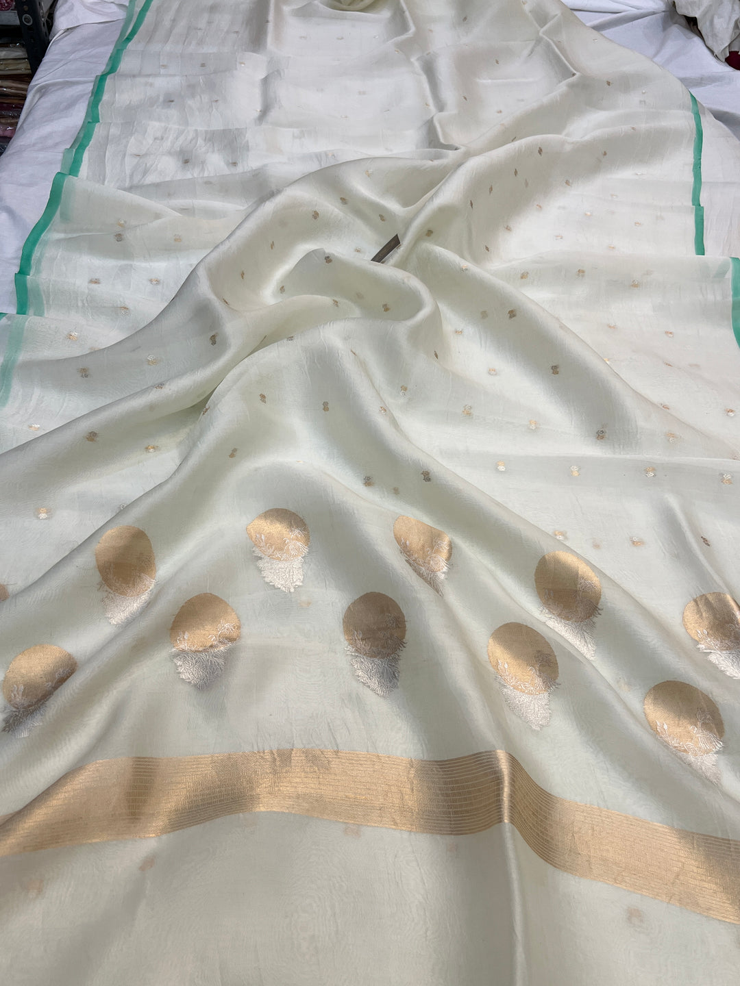 Off white Pure Kora Silk Handloom Banarasi Saree