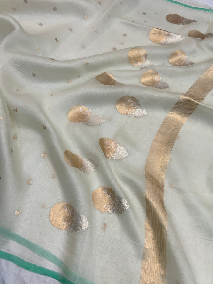 Off white Pure Kora Silk Handloom Banarasi Saree