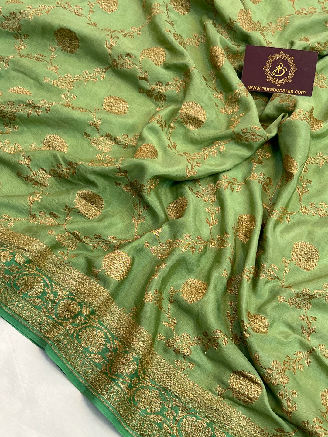 Green  Pure Crepe Silk Handloom Banarasi Saree with Floral Jaal