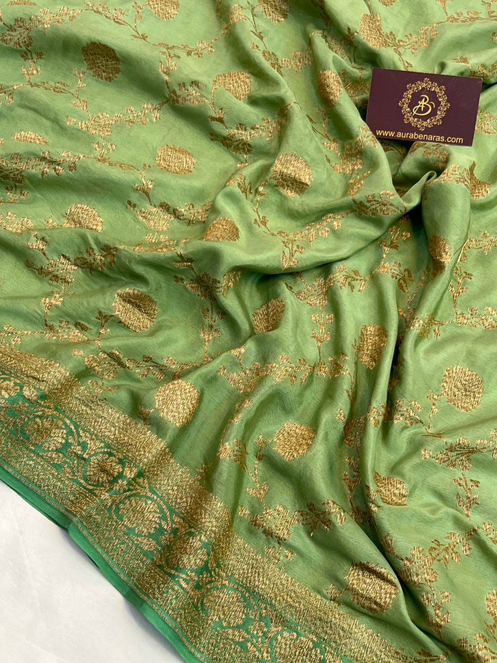 Green  Pure Crepe Silk Handloom Banarasi Saree with Floral Jaal