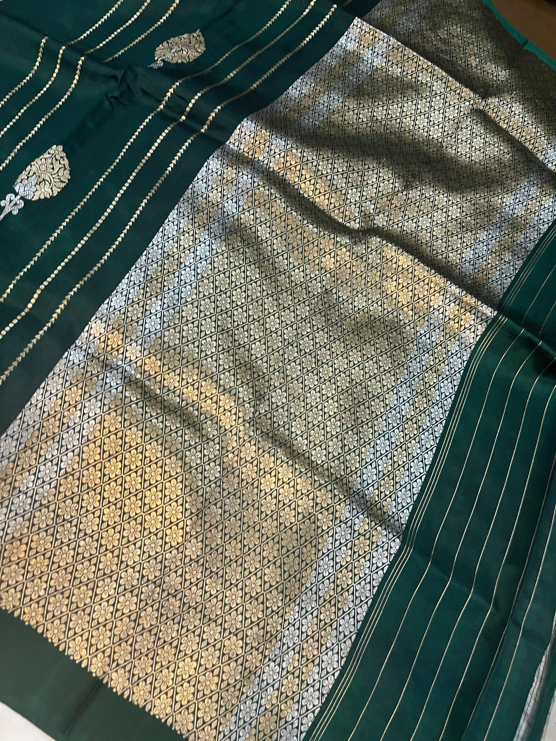 Bottle Green Pure Banarasi Handloom Silk Saree - Aura Benaras