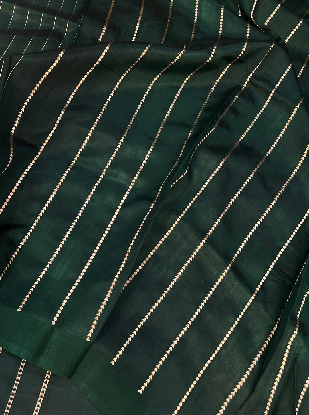 Bottle Green Pure Banarasi Handloom Silk Saree - Aura Benaras