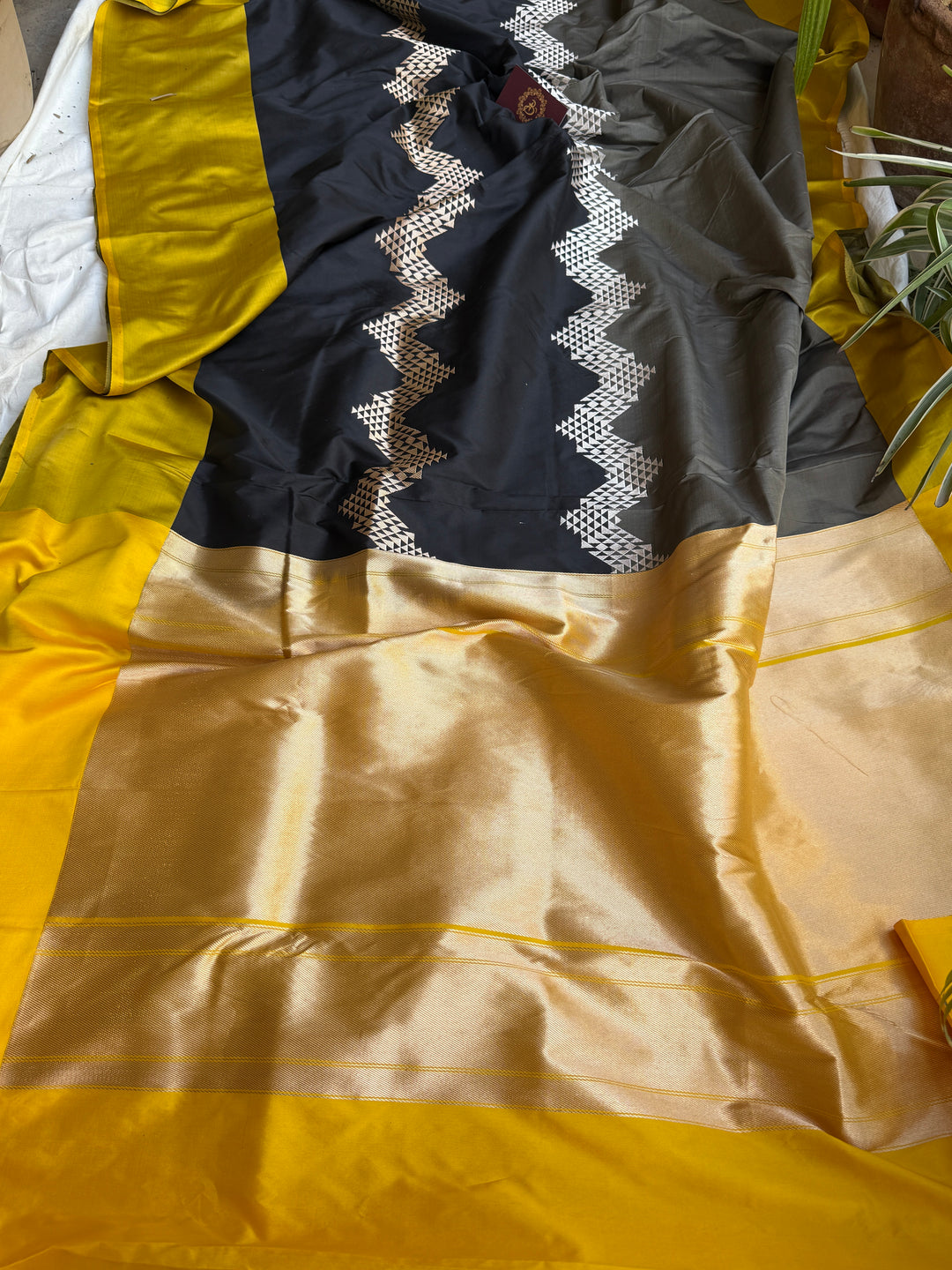 Black Designer Pure Katan Silk Banarasi Handloom Saree