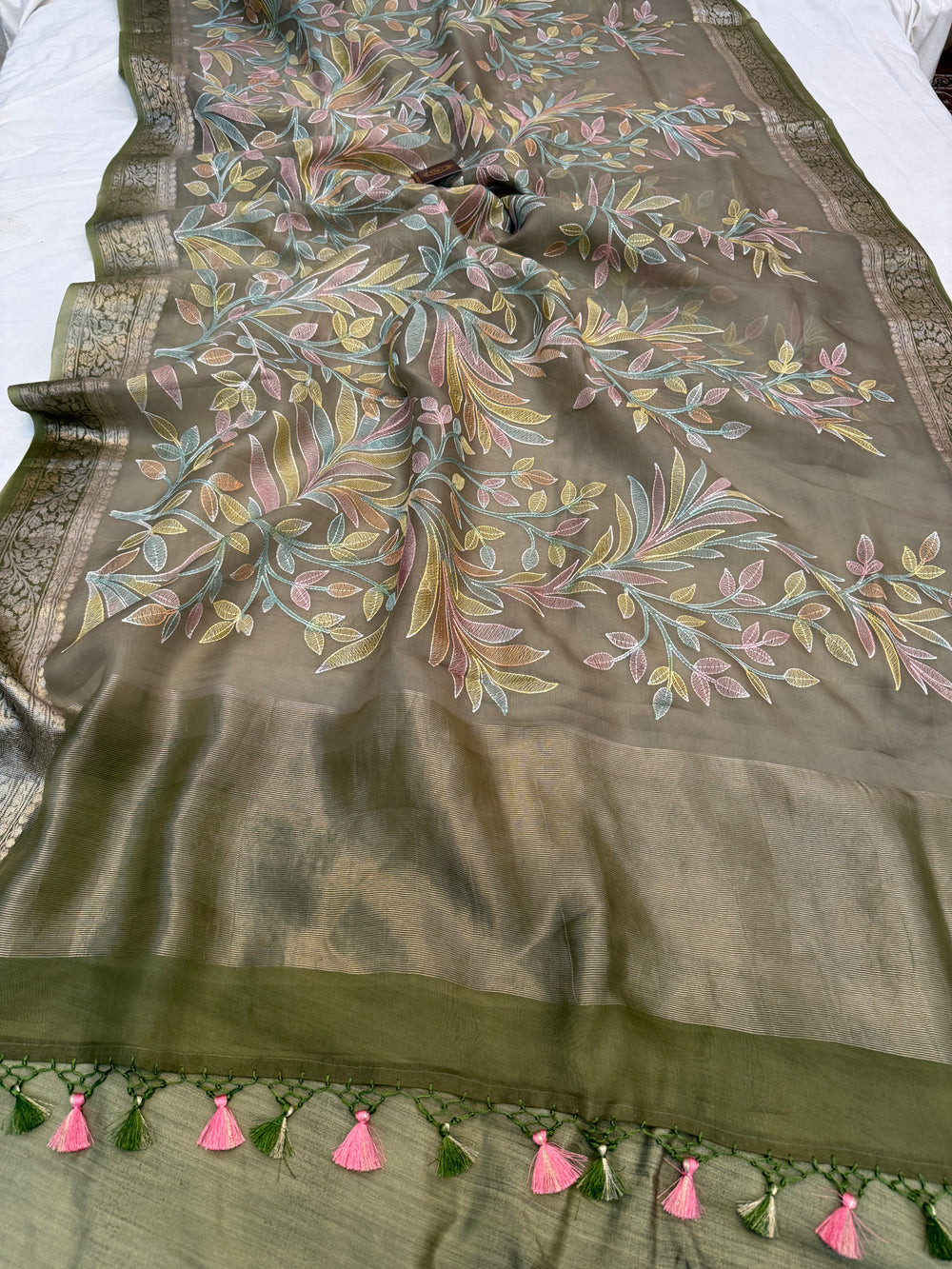 Mehndi Green Banarasi Handloom Kora Silk Saree