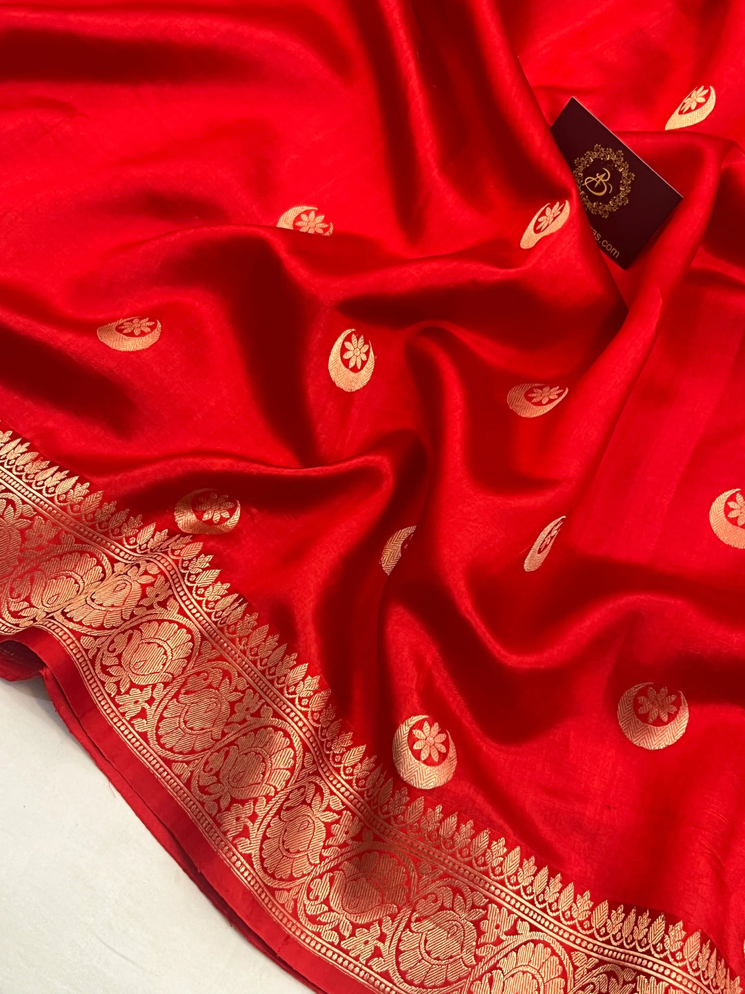 Red Pure Silk Banarasi Saree with Kadhwa Chand butis - AuraBenaras