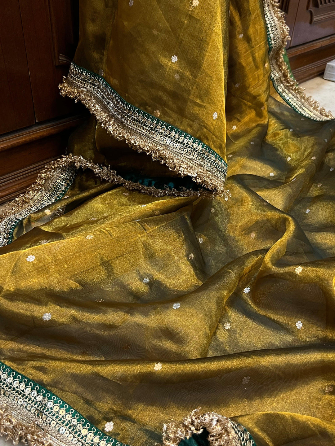 Pre- order Mehendi Green Pure Banarasi Handloom Tissue Silk Saree