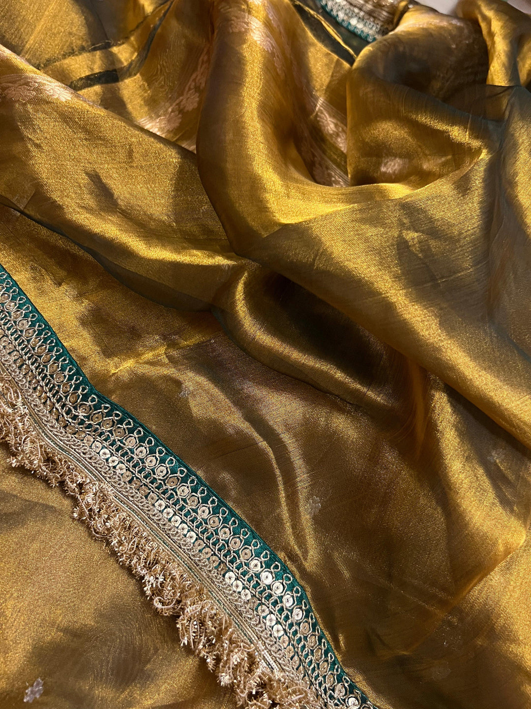 Pre- order Mehendi Green Pure Banarasi Handloom Tissue Silk Saree