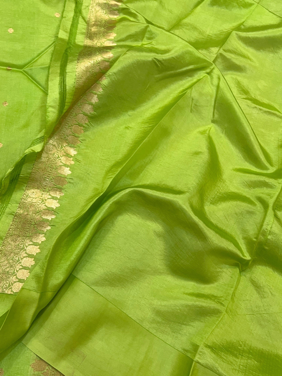 Pista Green Pure Banarasi Handloom Silk Saree - Aura Benaras