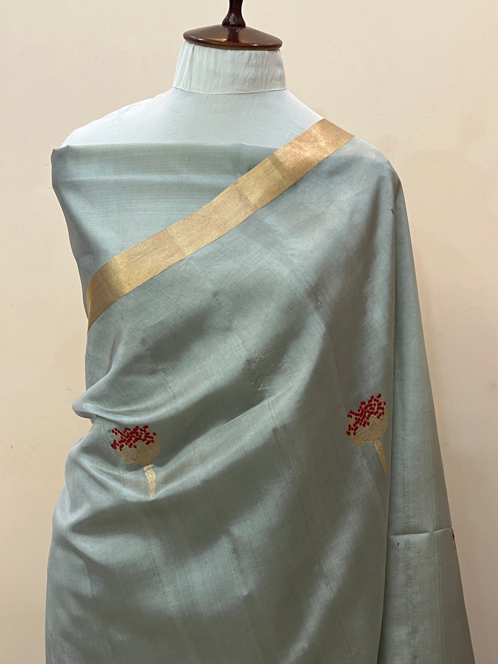 Light Grey Pure Banarasi Handloom Silk Saree