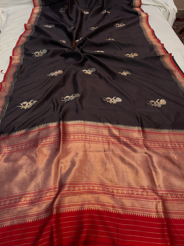 Black Pure Silk Handloom Banarasi Saree - AuraBenaras