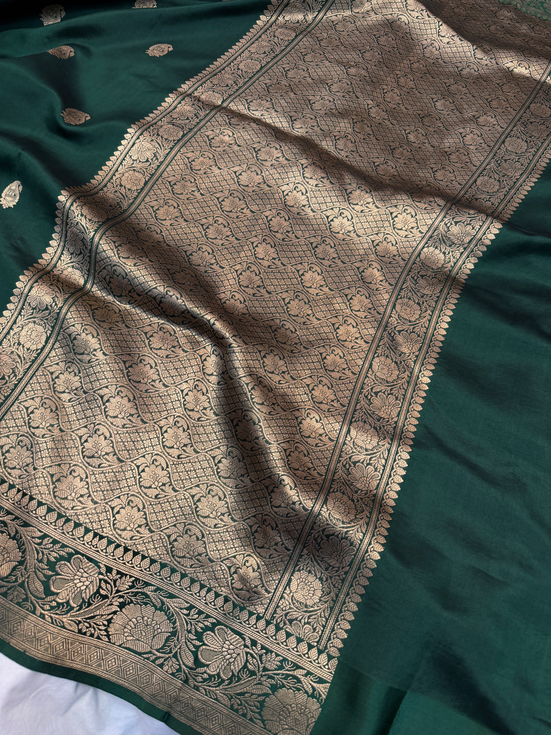 Bottle Green Pure Silk Handloom Banarasi Saree - AuraBenaras