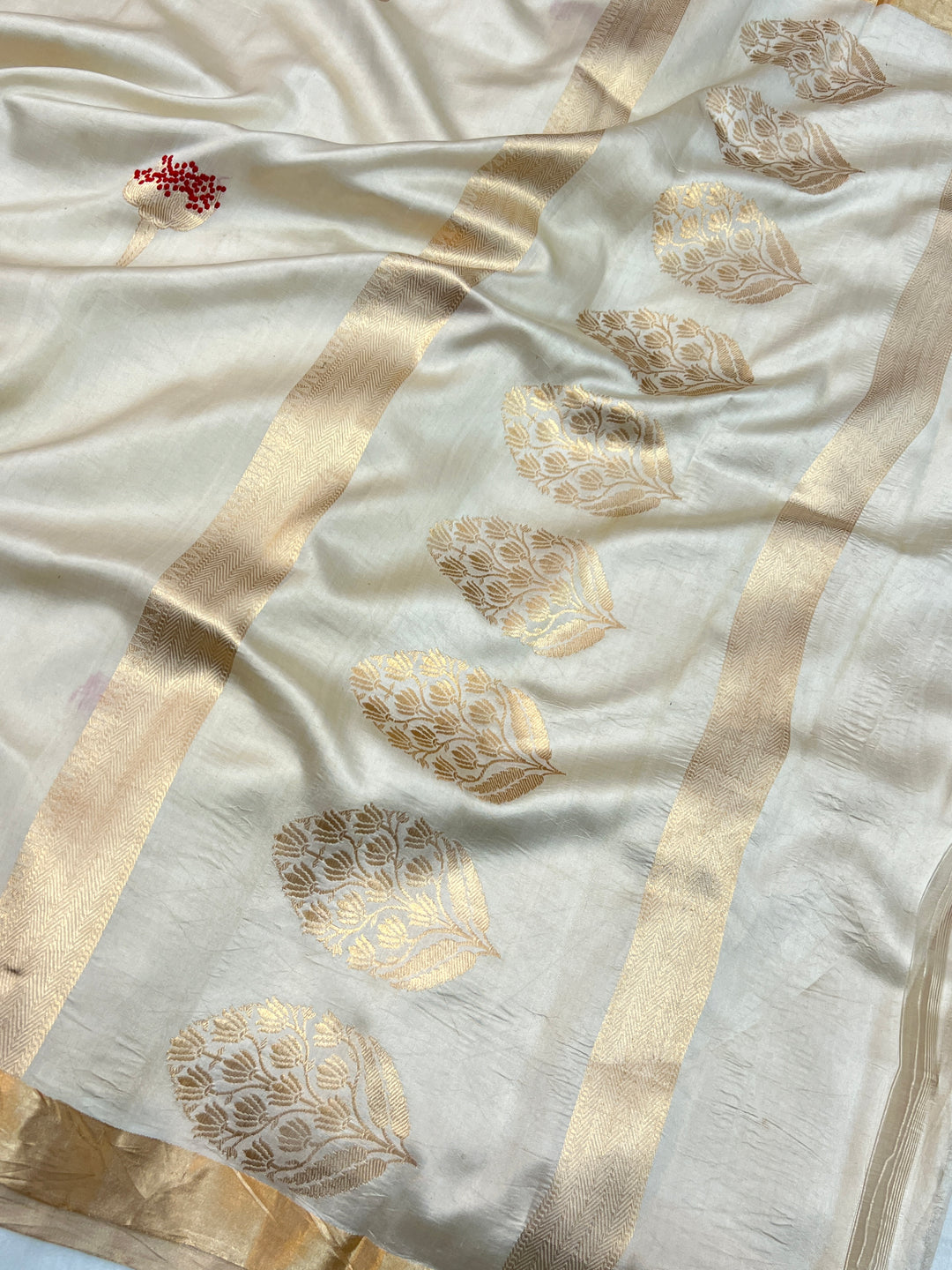 Cream Pure Banarasi Handloom Silk Saree