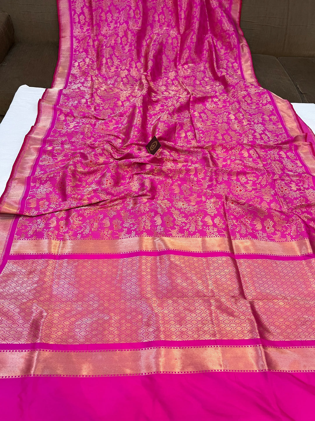 Rani Pink Katan Silk Shikargah Banarasi Saree – Aura Benaras