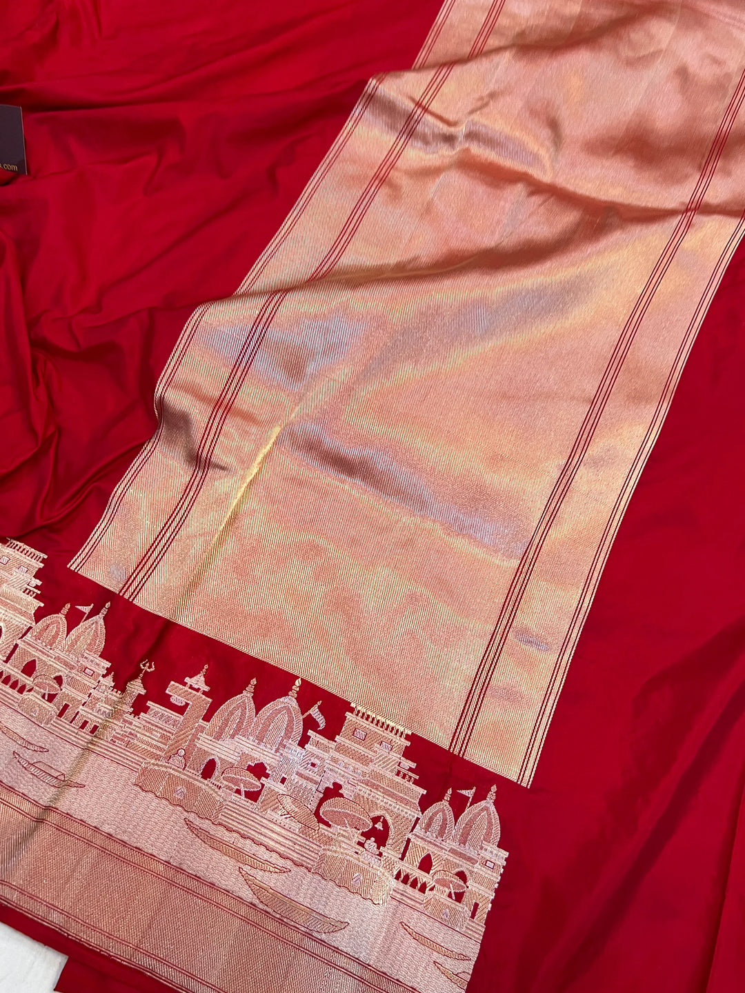 Red Banarasi Handloom Katan Silk Saree - Aura Benaras