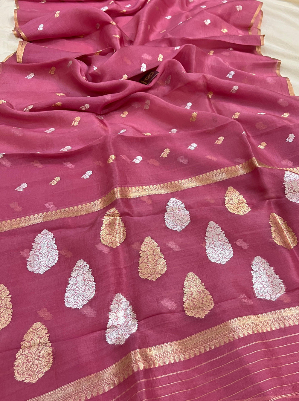 Onion Pink Banarasi Handloom Kora Silk Saree - Aura Benaras