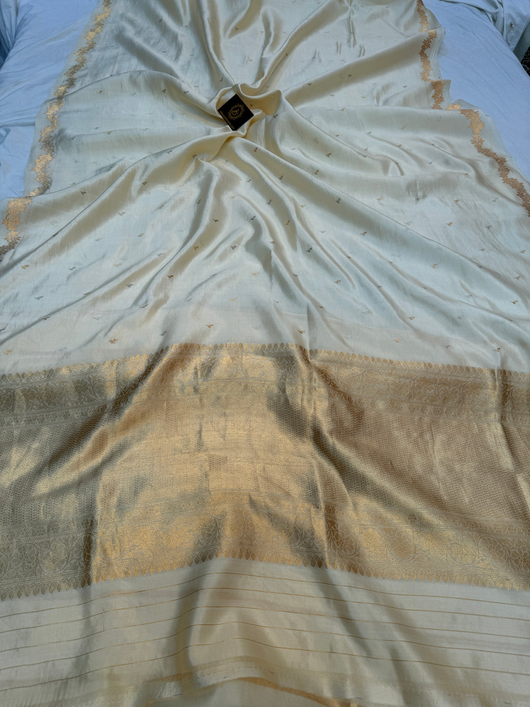 Off White Pure Silk Handloom Banarasi Saree