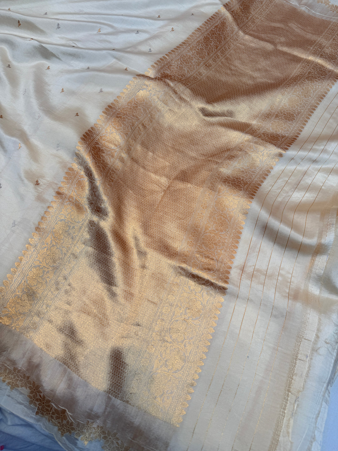 Off White Pure Silk Handloom Banarasi Saree