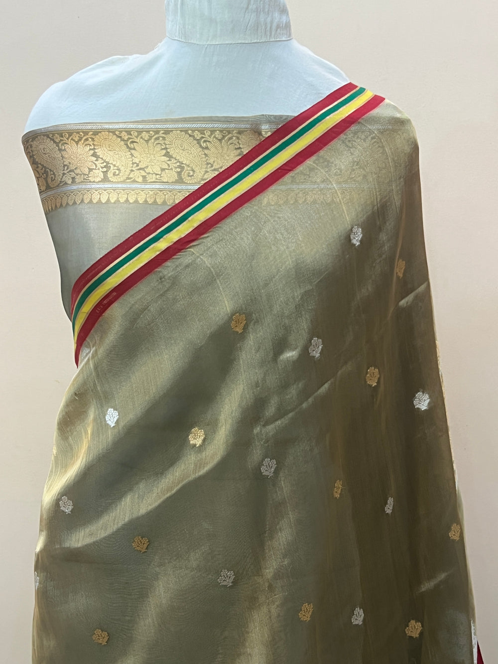 Bottle Green Pure Tissue Silk Handloom Banarasi Saree